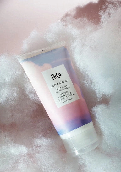 ON A CLOUD Masque